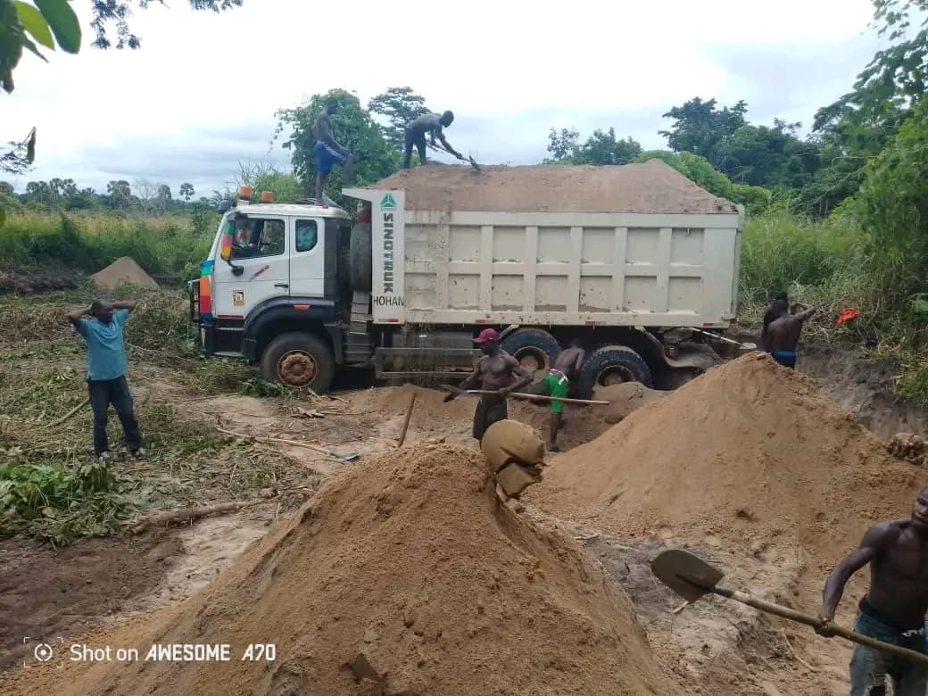 Sable Sanaga-Par Camion