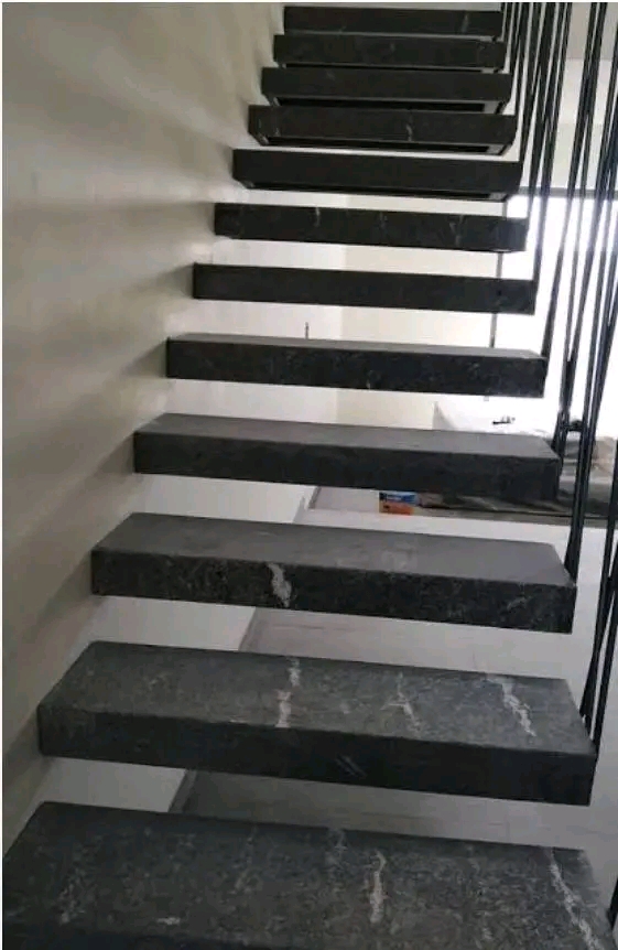 Escaliers en granit et marbre – Image 4